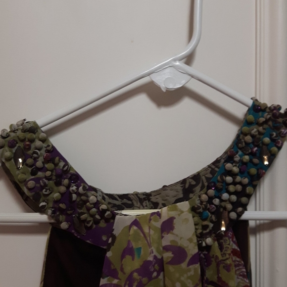 🛍️ NWOT Patterned no sleeve blouse - Picture 2 of 3